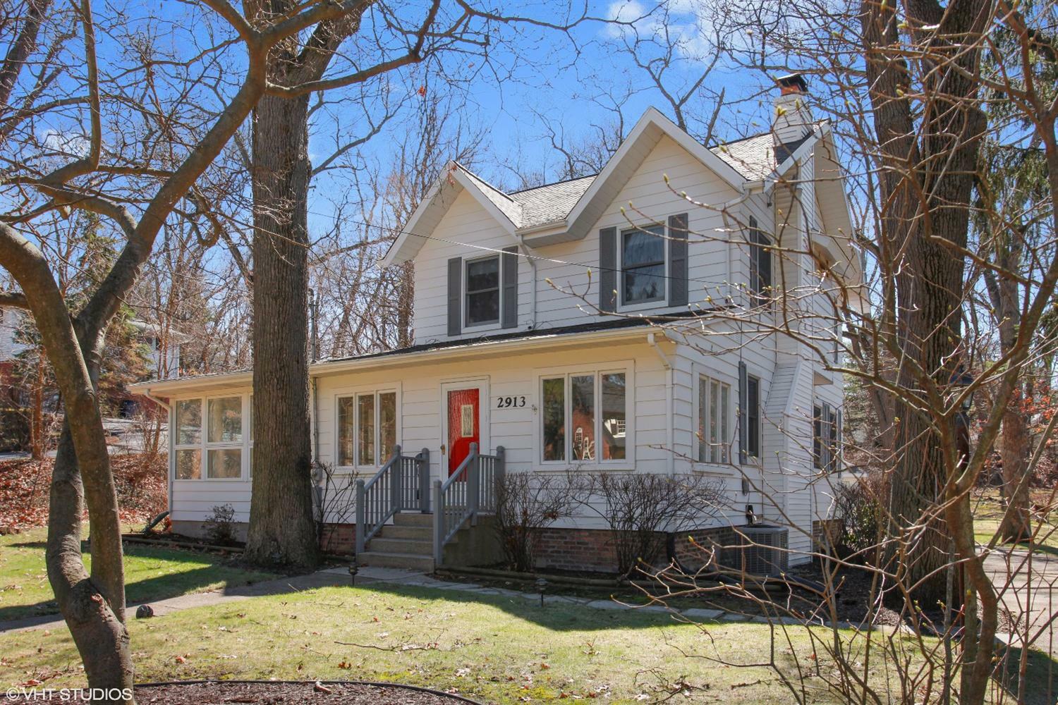 Property Photo: 2913 Roslyn Trail IN 46360