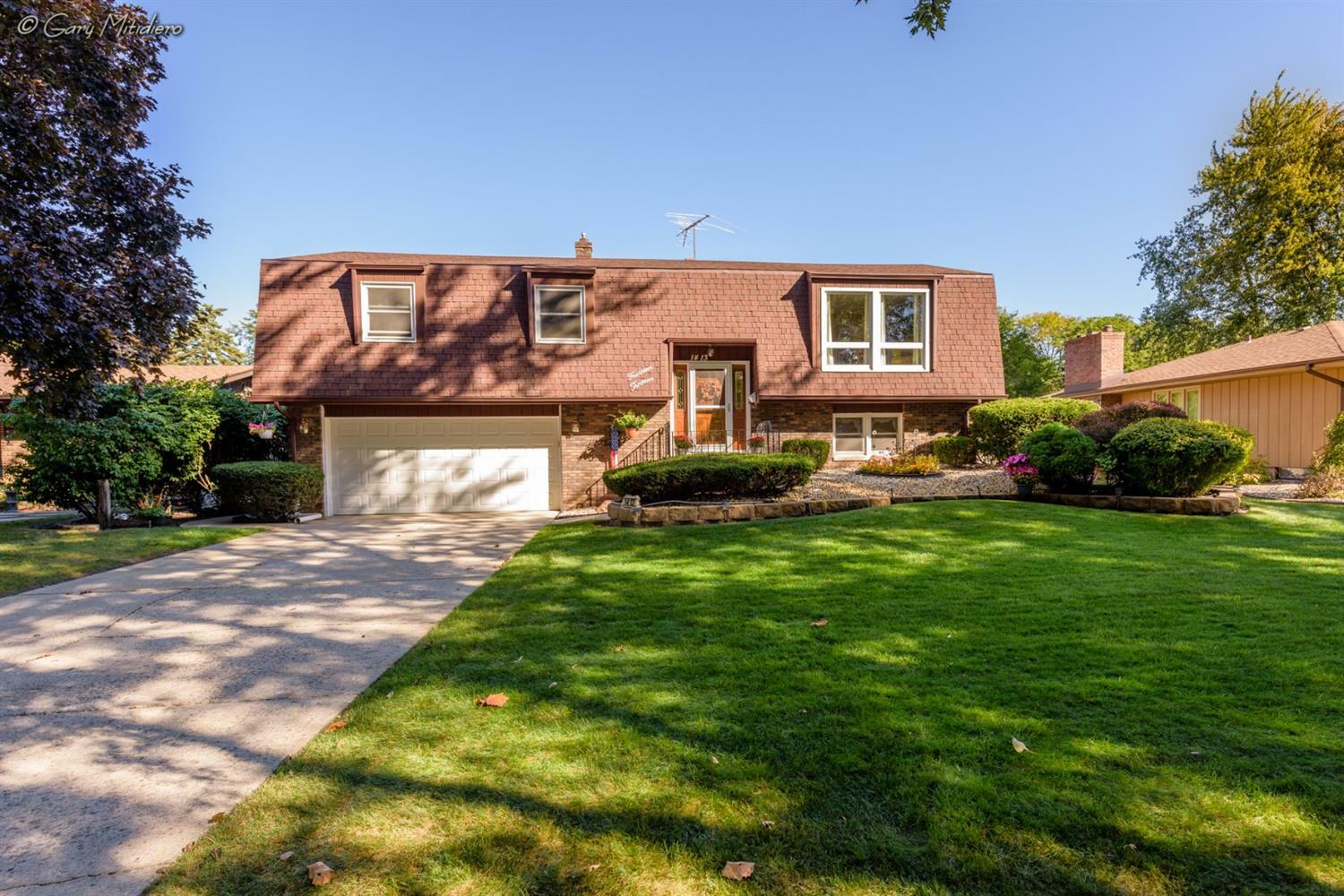 Property Photo: 1413 Oriole Drive IN 46321