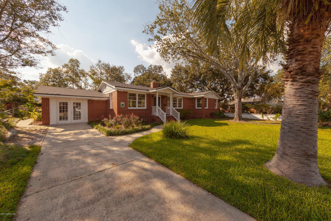 Property Photo: 1118 Monticello Road FL 32207