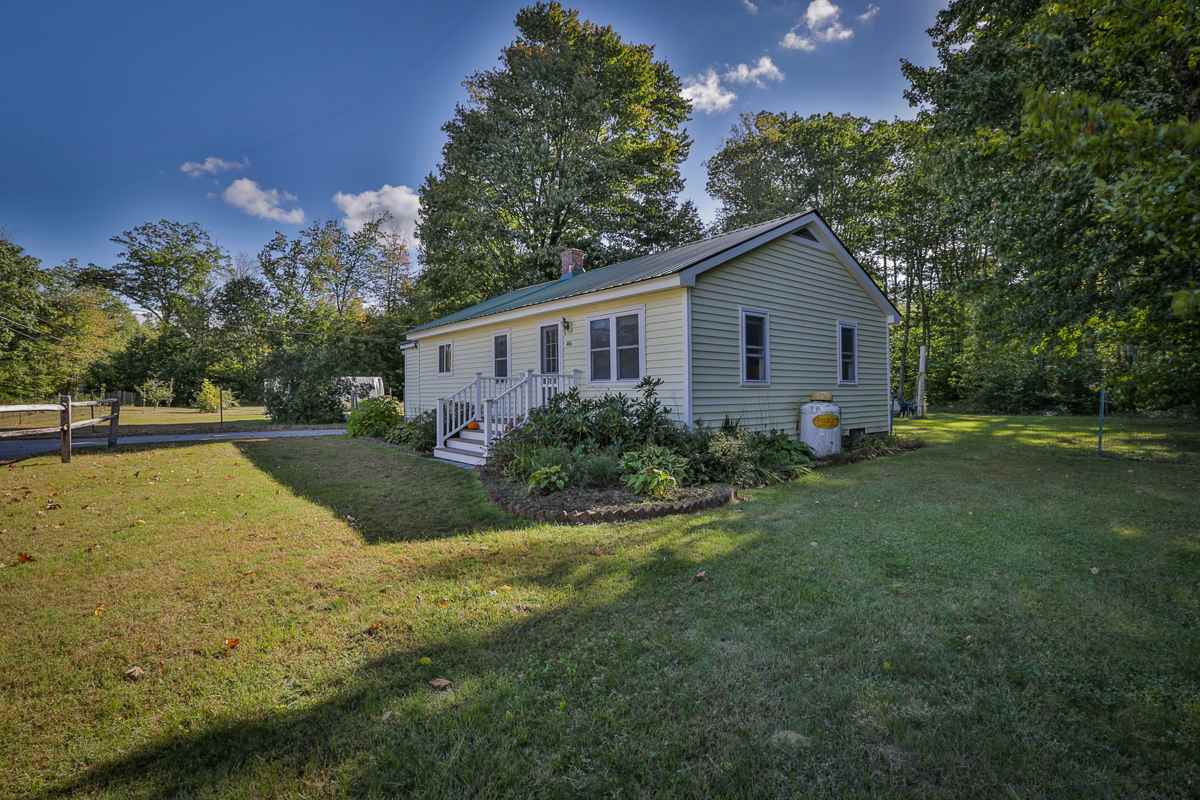 Property Photo:  46 E Penacook Road  NH 03229 