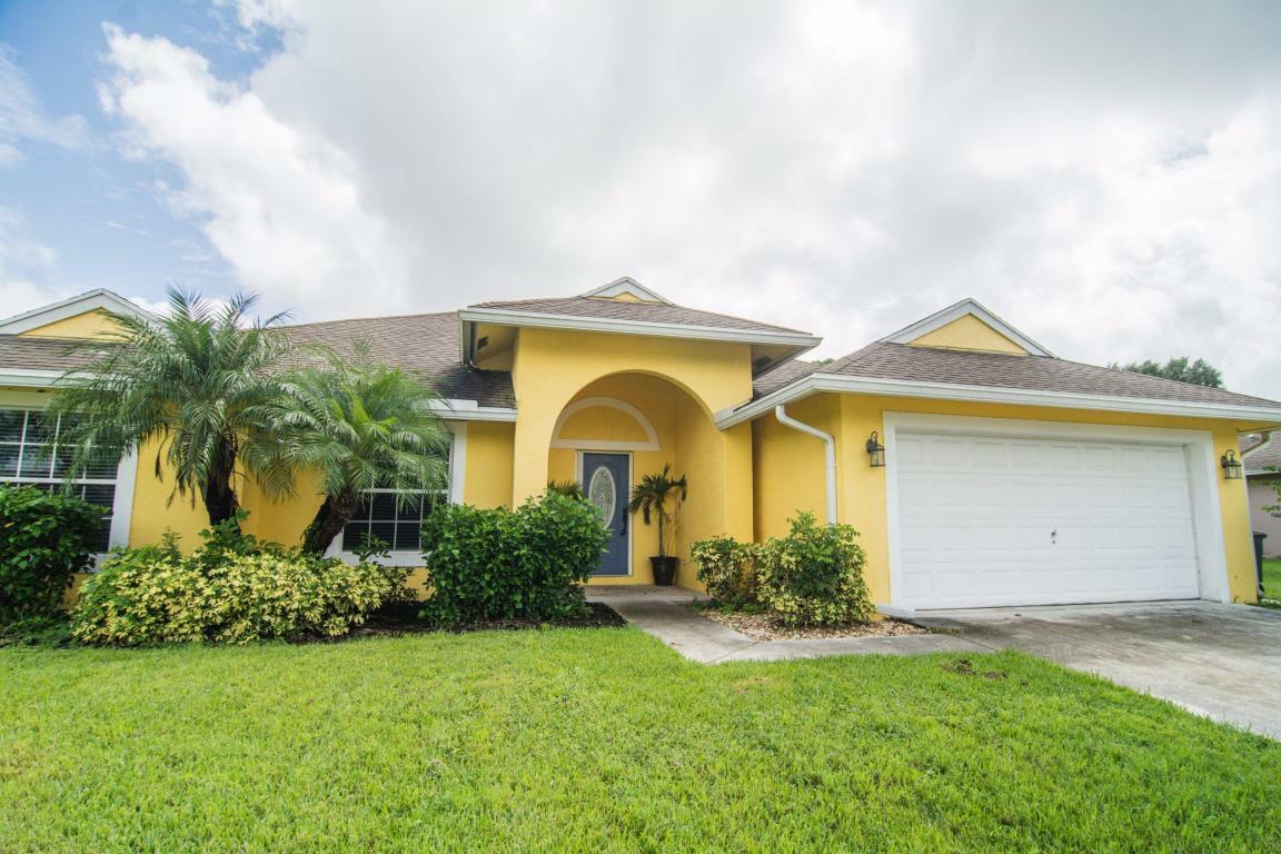 Property Photo:  2813 SW Fluvia Street  FL 34953 