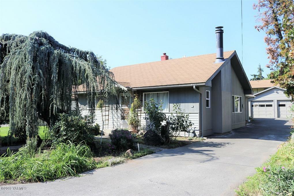 Property Photo:  1114 S 17 Ave  WA 98902 