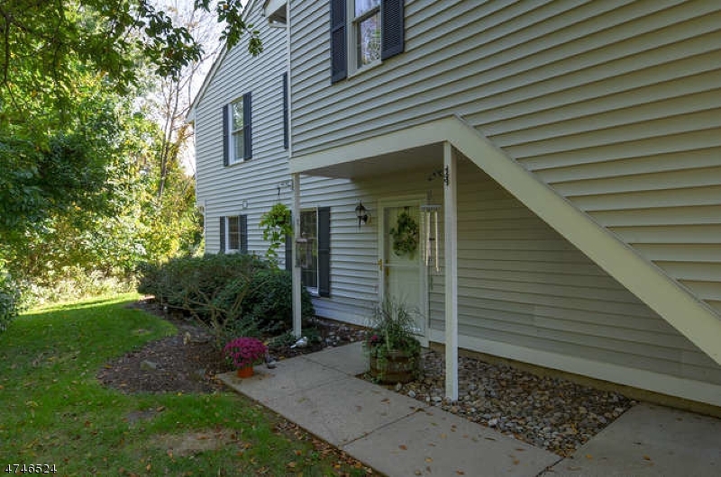 Property Photo:  337 Phoebe Court  NJ 08887 