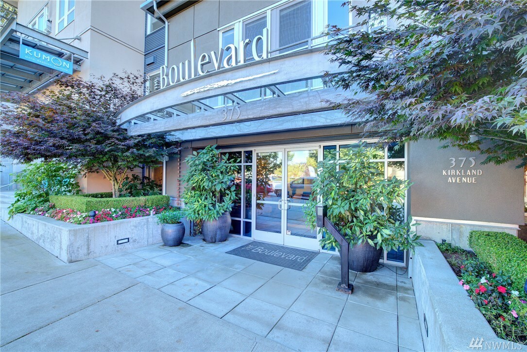 Property Photo:  375 Kirkland Ave 329  WA 98033 