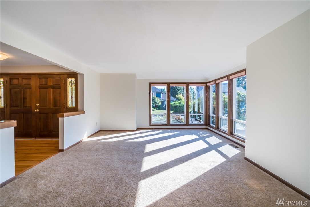 Property Photo:  21240 SE 29th St  WA 98075 