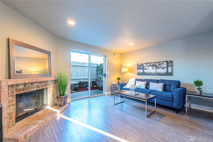 Property Photo:  1432 S 308th Lane  WA 98003 