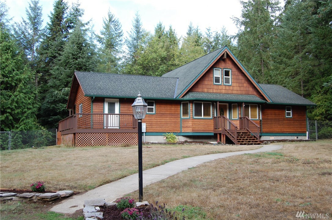 Property Photo:  3637 SE Engledow Lane  WA 98367 