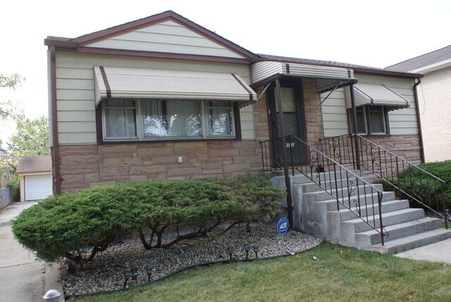 Property Photo:  1552 34th Avenue  IL 60160 