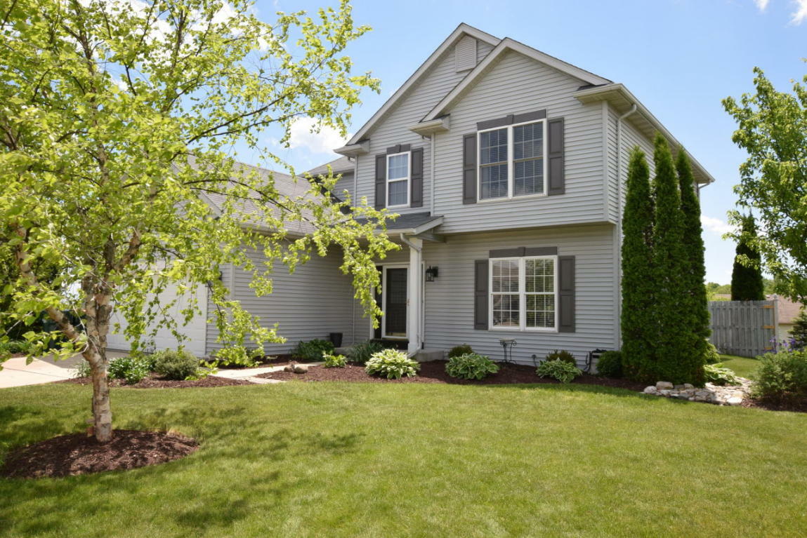 Property Photo: 841 Glenlyon Ln WI 53074
