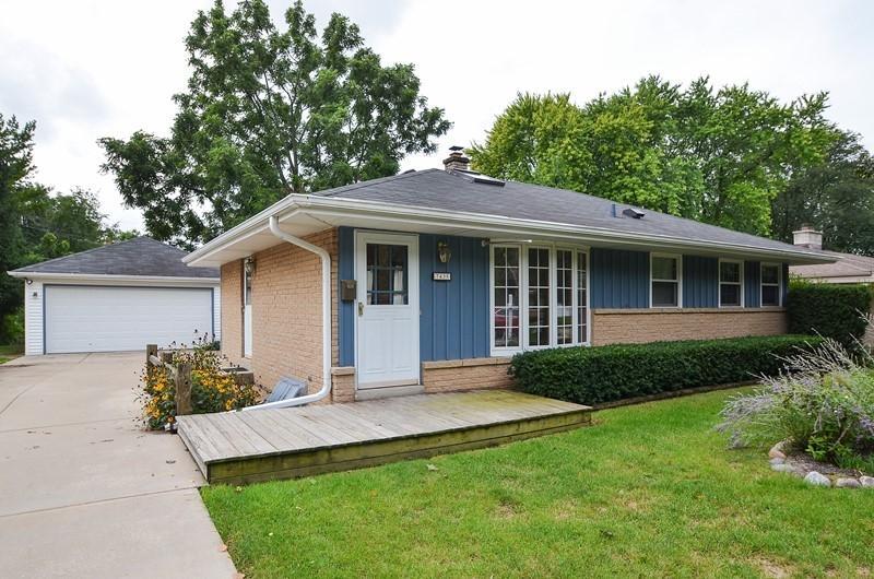 Property Photo: 7435 Devonshire Ave WI 53129-2241