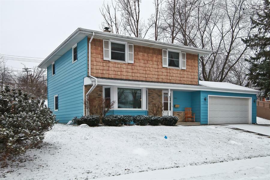 Property Photo:  1405 Greenway Ter  WI 53186 