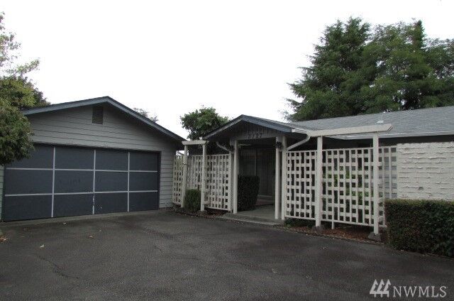 Property Photo:  3127 Claremont Place  WA 98407 
