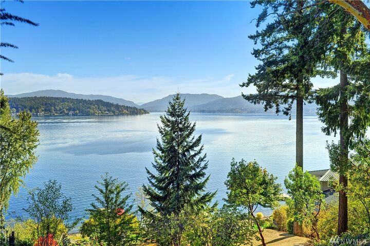 Property Photo: 472 W Lake Sammamish Pkwy NE WA 98008