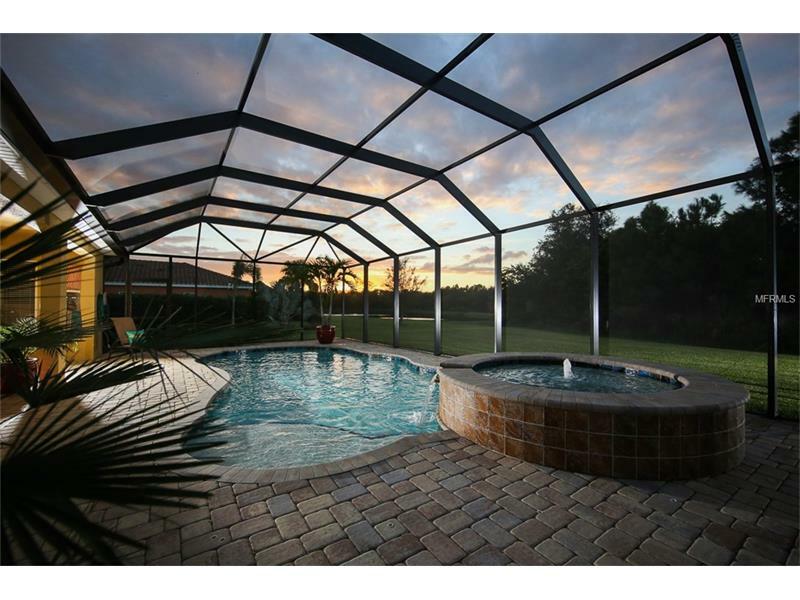 Property Photo: 16903 1st Avenue E FL 34212