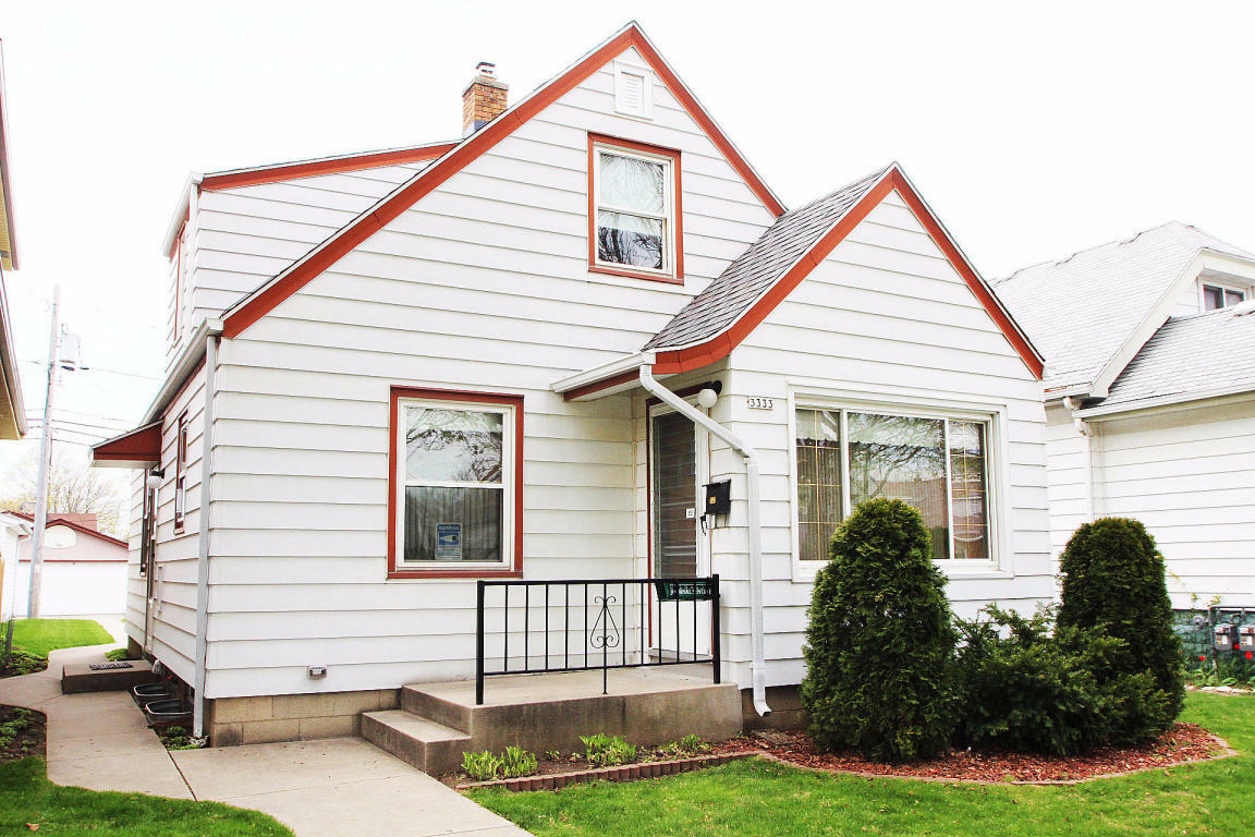 Property Photo:  3333 S 19th St  WI 53215 