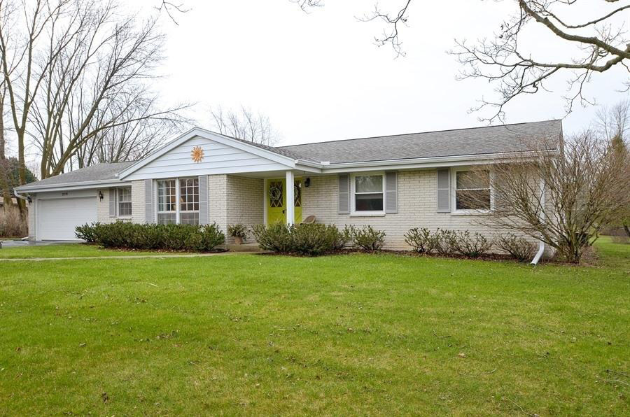 Property Photo:  2215 W Chestnut Rd  WI 53092-3103 