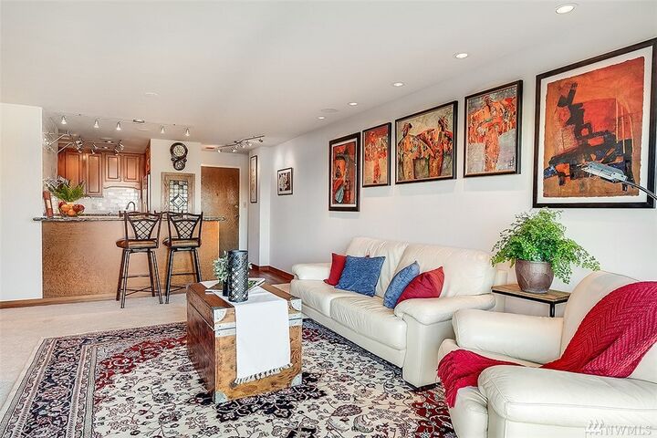 Property Photo: 1300 University Street 3G WA 98101