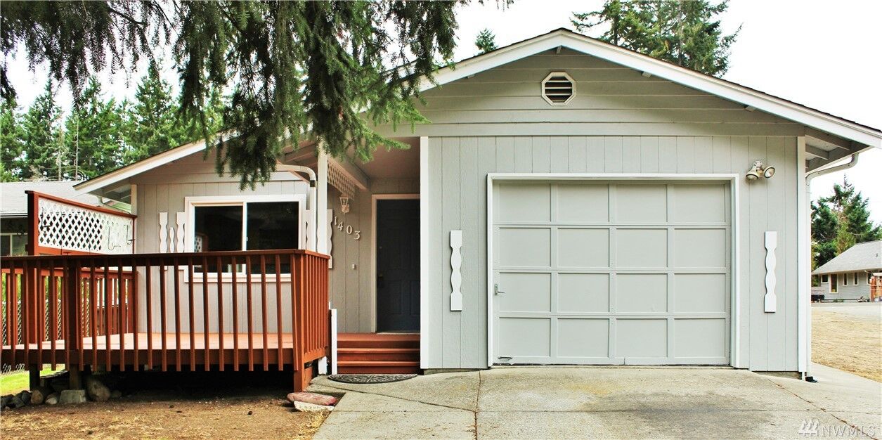 Property Photo: 1403 W 16th Street WA 98382