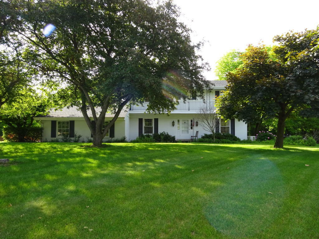 Property Photo:  14475 Club Ct  WI 53122 