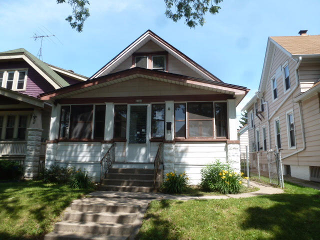 Property Photo: 2526 S Brisbane Ave WI 53207