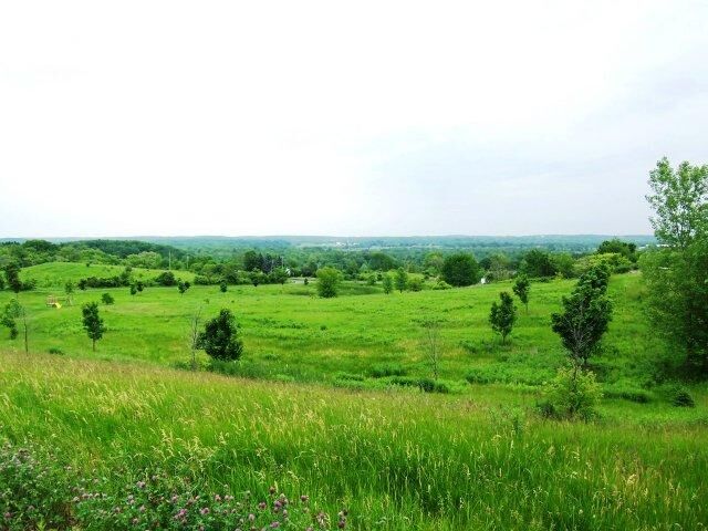 Property Photo: 7940 Hunters Dr WI 53040-9591