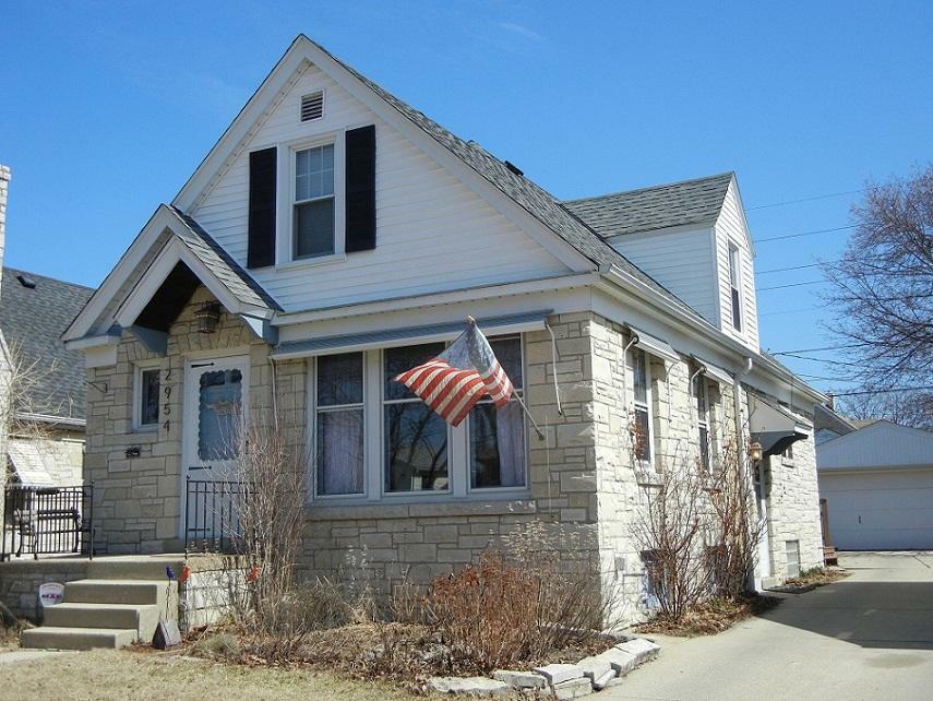 Property Photo:  2954 S 44th St  WI 53219-3406 