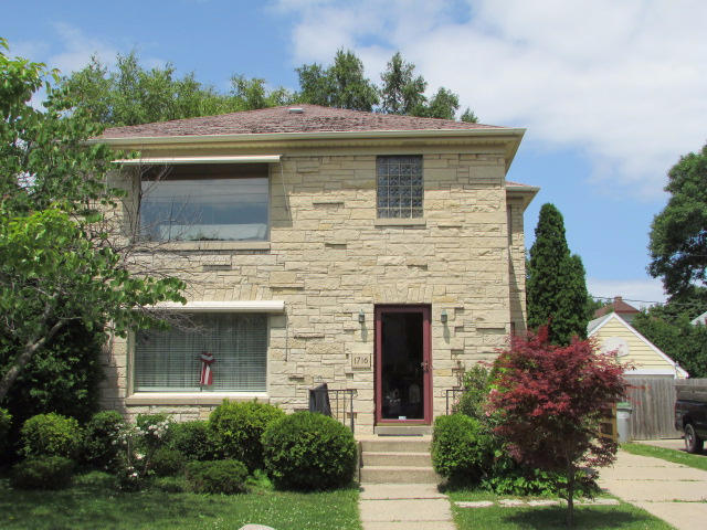 Property Photo:  