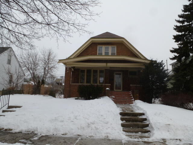 Property Photo:  3833 E Martin Ave  WI 53110 