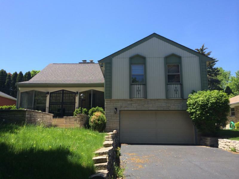Property Photo: 3269 N Knoll Ter WI 53222-3366