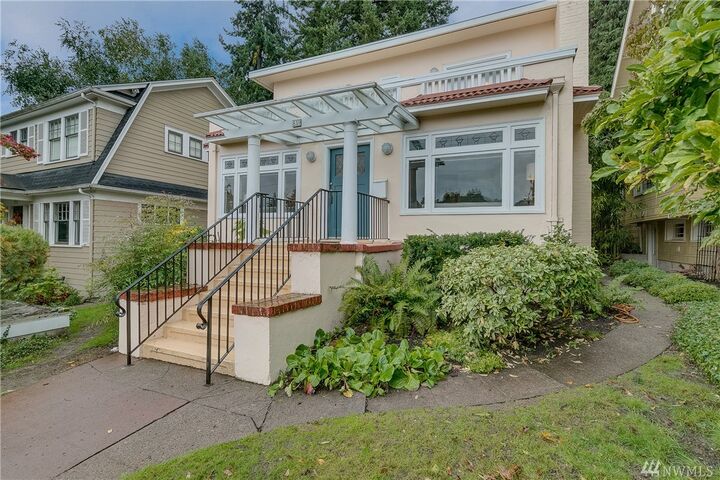 839 E Gwinn Place  Seattle WA 98102 photo