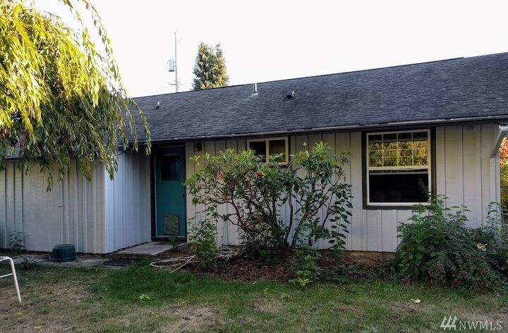 Property Photo:  216 SW 118 St  WA 98146 