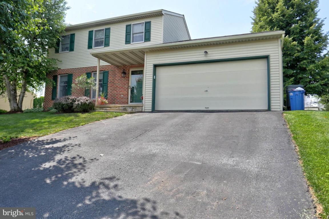 Property Photo: 312 Heritage Drive PA 17557