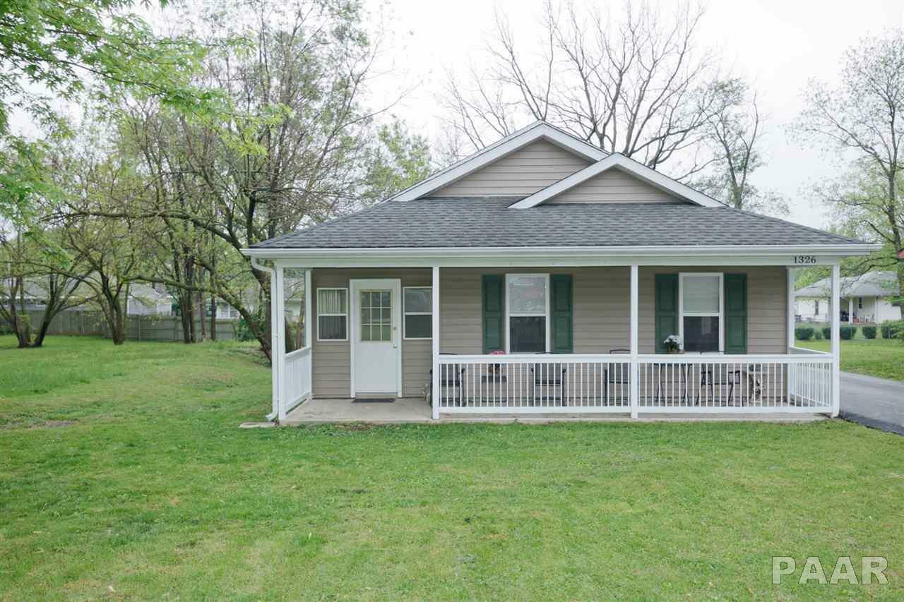 Property Photo:  1326 W Shenandoah  IL 61614 