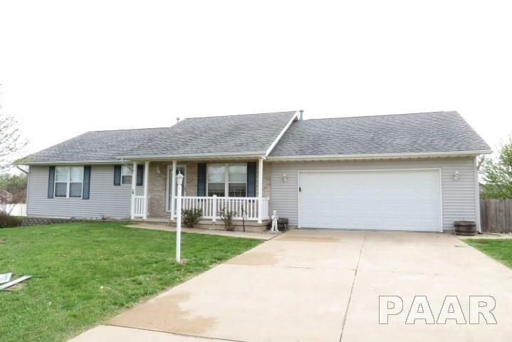 Property Photo:  701 Bittersweet  IL 61548 