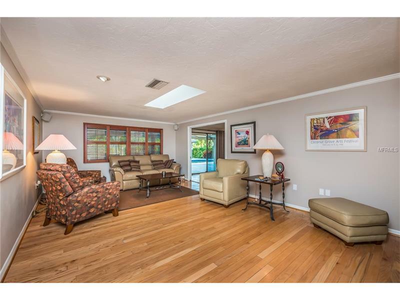 Property Photo: 7008 7th Avenue Boulevard NW FL 34209