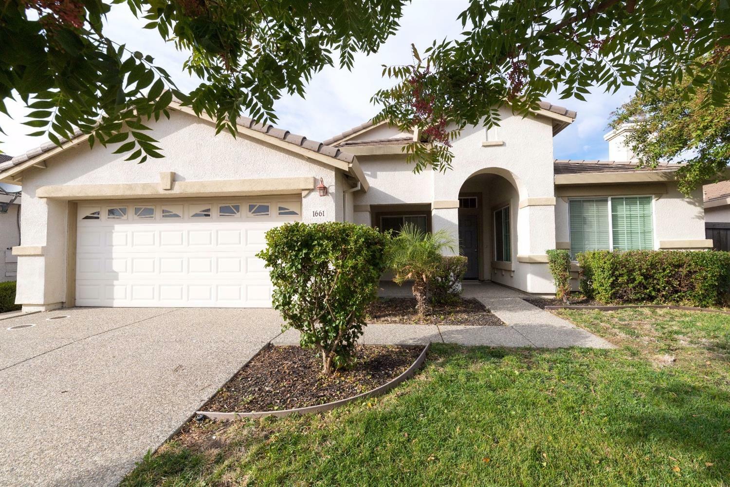 Property Photo:  1661 Salizar Way  CA 95835 