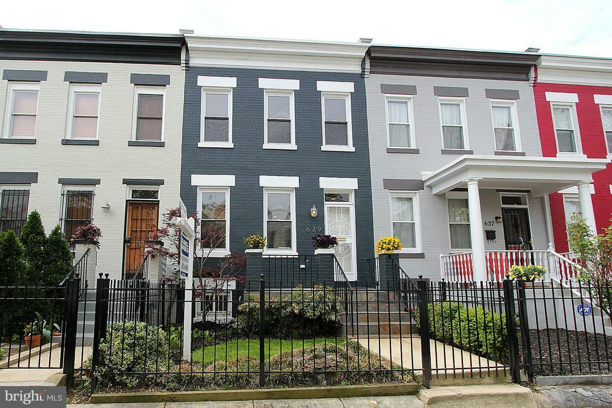 Property Photo:  639 Morton Place NE  DC 20002 