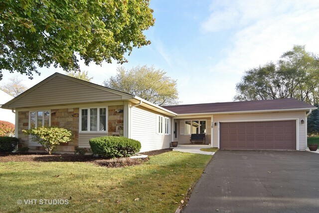 Property Photo:  129 Aspen Drive  IL 60194 