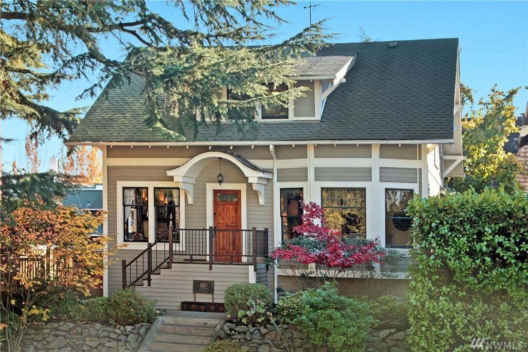 Property Photo:  3307 E Pike St  WA 98122 