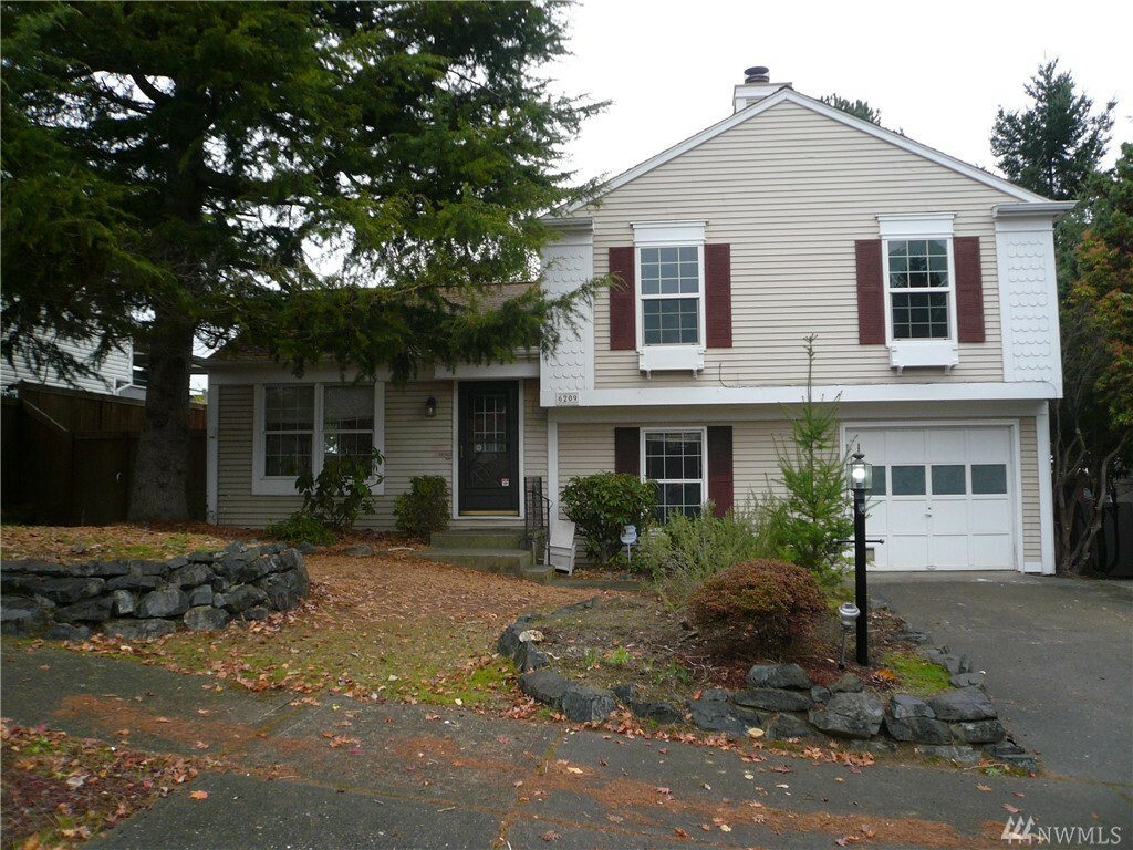 Property Photo:  6209 N 39th St  WA 98407 