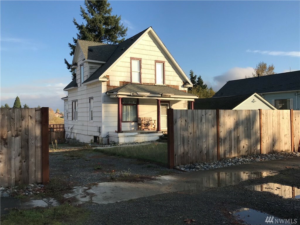 Property Photo:  3715 E B St  WA 98404 