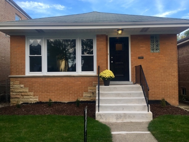 Property Photo: 3703 Oketo Avenue IL 60634
