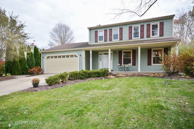 Property Photo:  808 Viking Drive  IL 60510 
