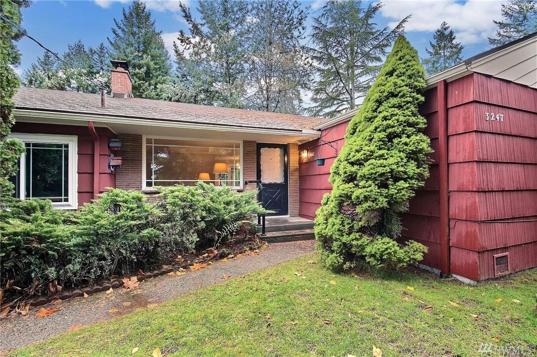 Property Photo:  3247 NE 97th St  WA 98115 