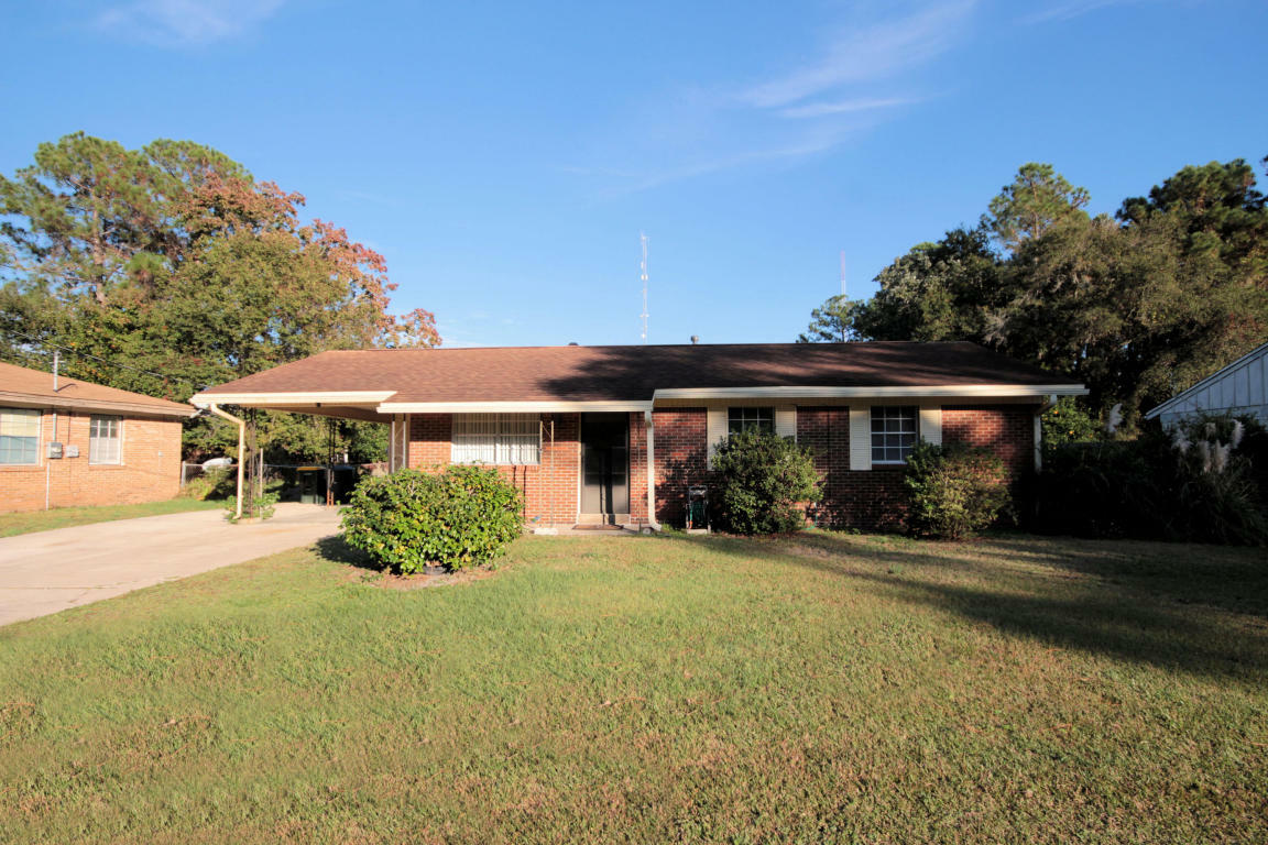 Property Photo:  209 SW Deluna Road  FL 32548 