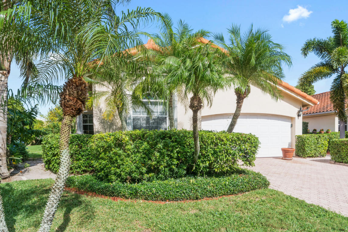 Property Photo: 16457 Del Palacio Court FL 33484
