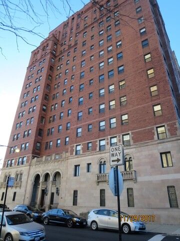 Property Photo: 6700 Crandon Avenue 3B IL 60649