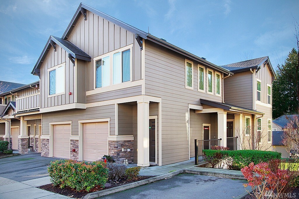 Property Photo: 1900 Weaver Rd F206 WA 98290