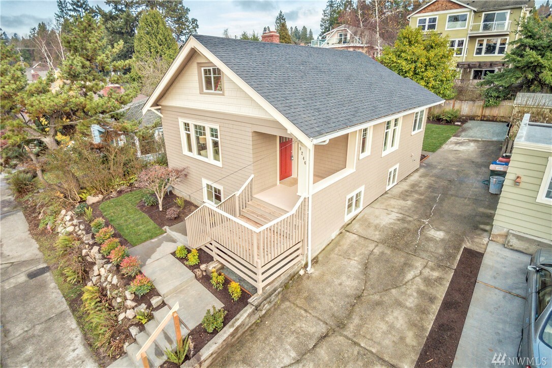 Property Photo:  9246 47 Ave SW  WA 98136 