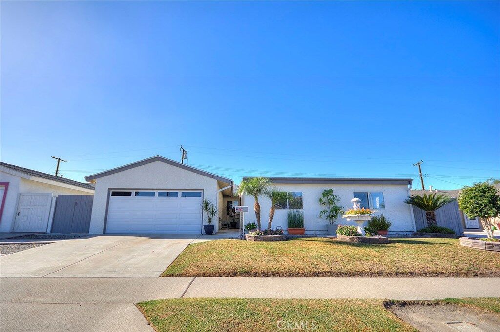 Property Photo:  10291 Christopher Street  CA 90630 
